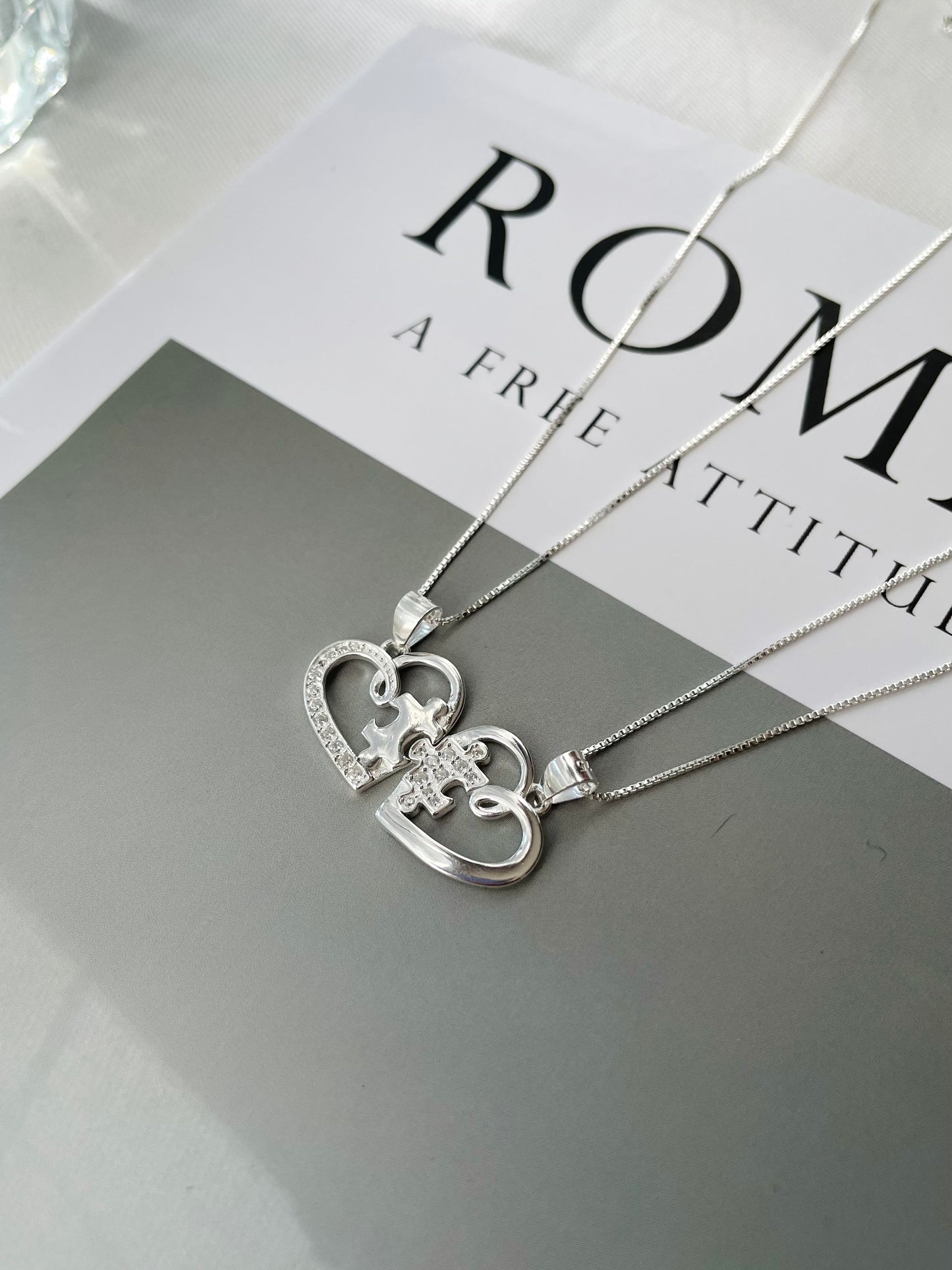 Collares de corazones unidos