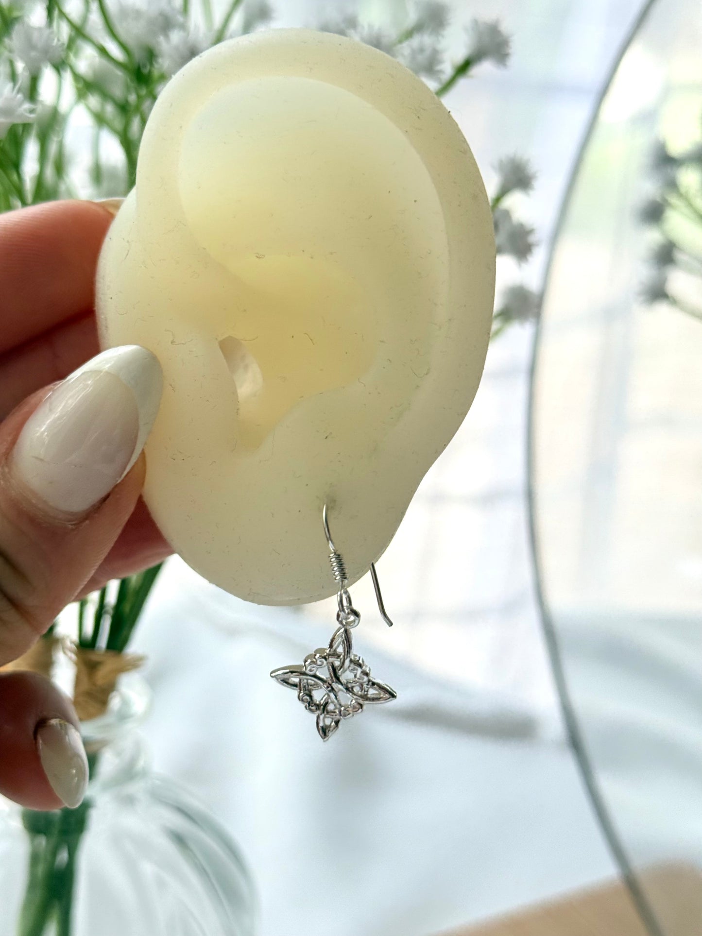 Aros nudo de bruja colgantes