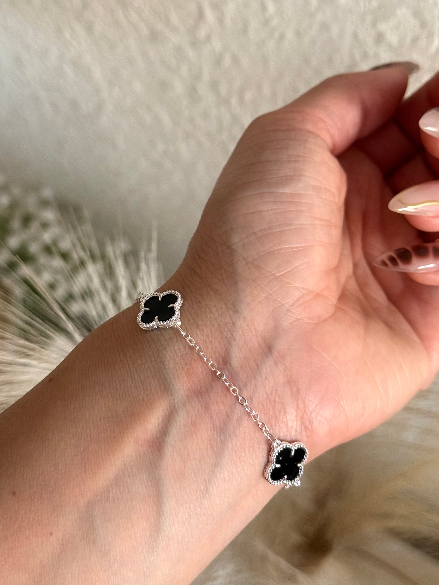 Pulsera triple trébol