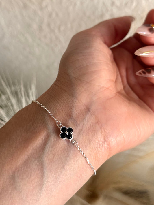 Pulsera trébol negro