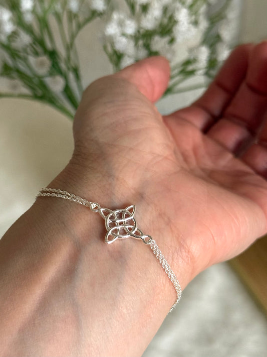 Pulsera doble nudo de bruja