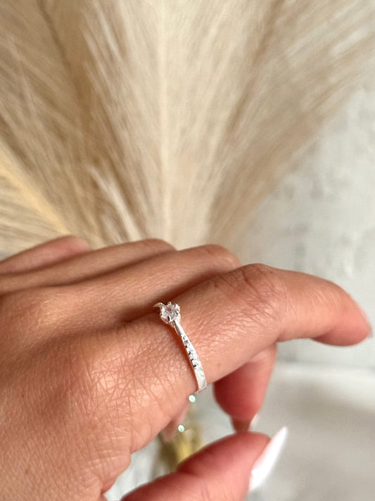 Anillo circón 4mm