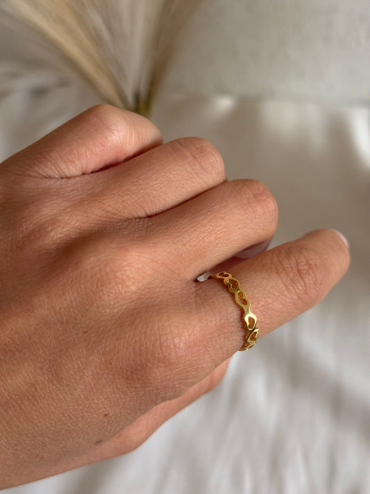 Anillo camino de corazones
