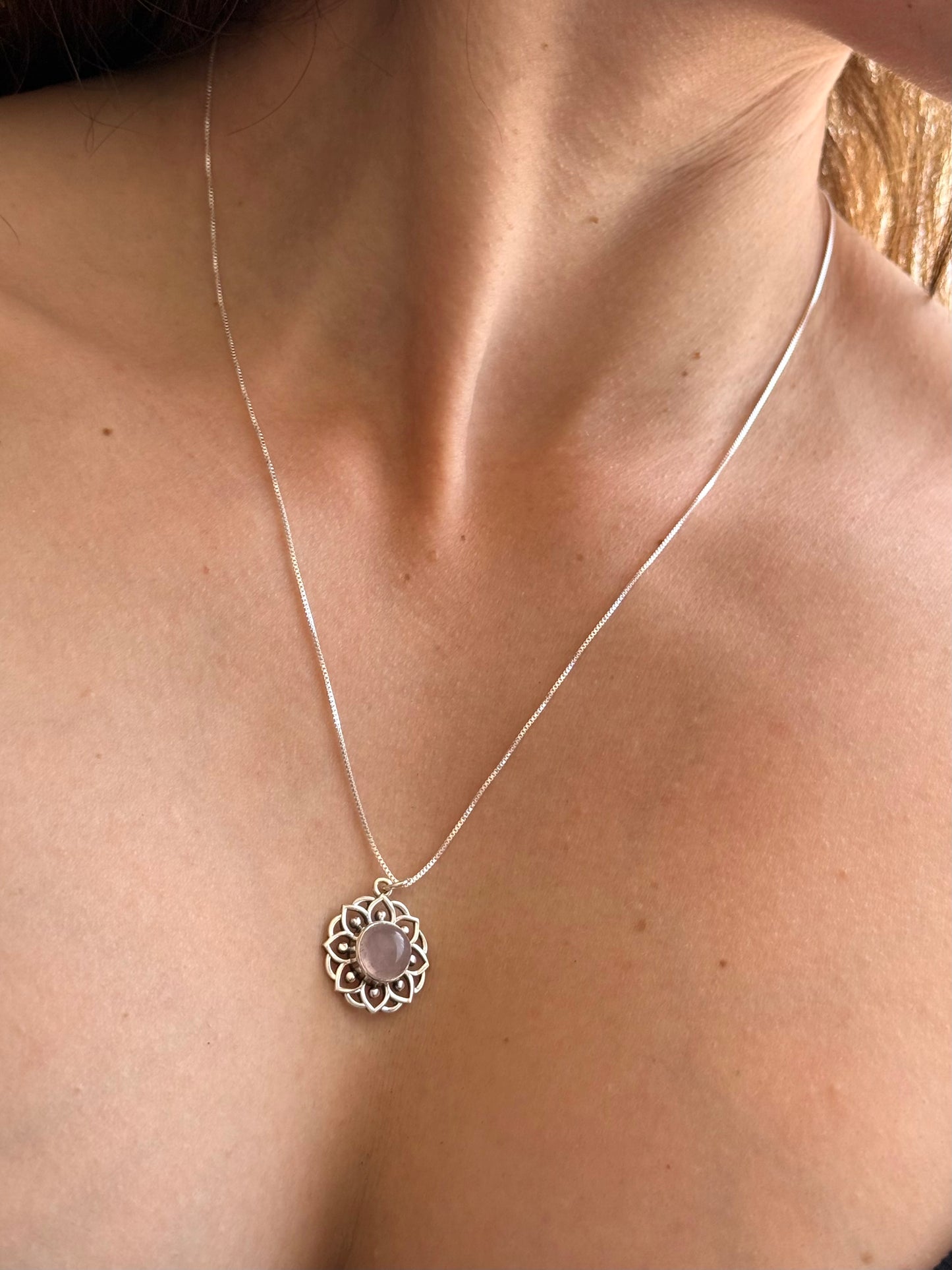 Collar mandala Cuarzo Rosa