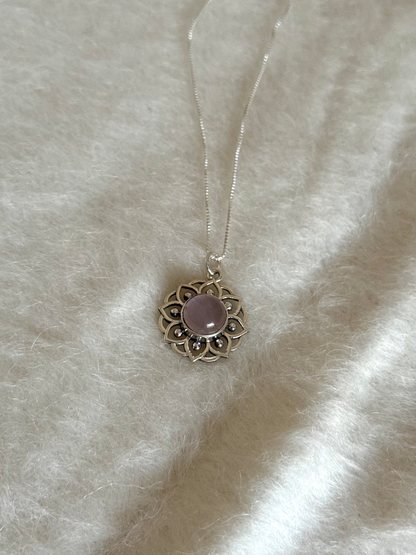 Collar mandala Cuarzo Rosa