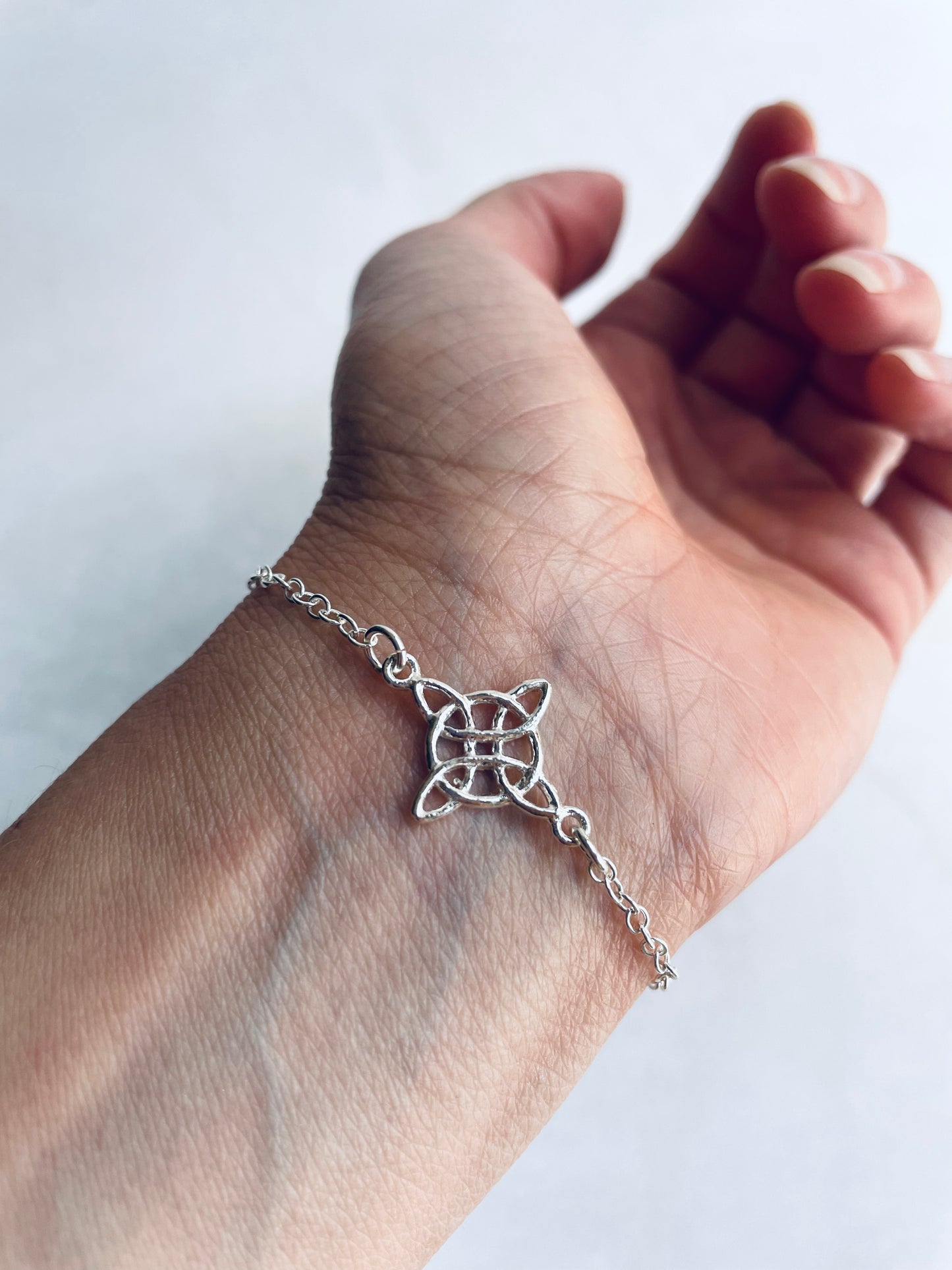 Pulsera nudo de bruja